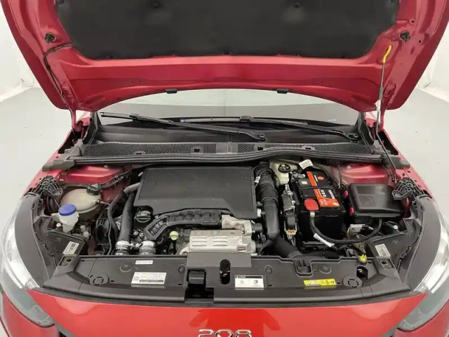 Peugeot 208 puretech 100 s&amp;s eat8 — photo 21
