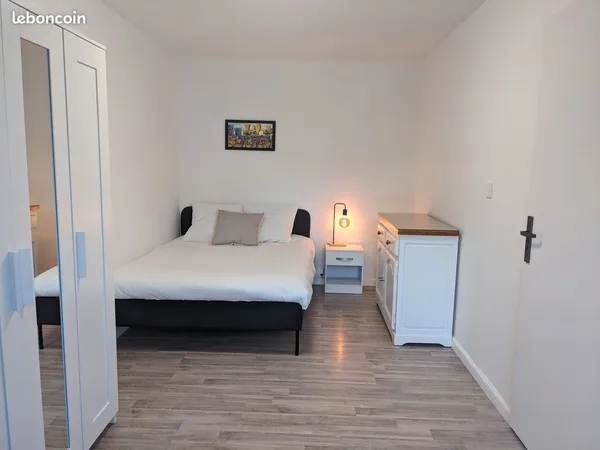 Grande chambre meublée 14,69 m² - Colocation rénovée - ANNEMASSE / GENÈVE