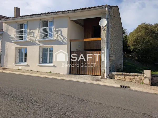 Maison rénovée, terrain constructible et vue campagne !