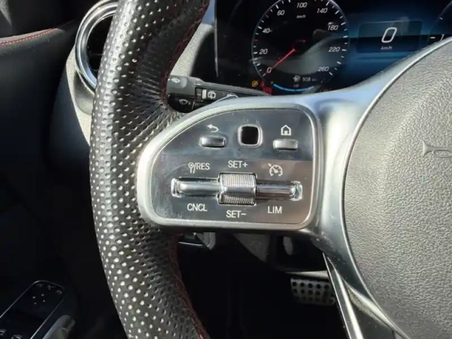 Mercedes Glb 200 d amg line — photo 18