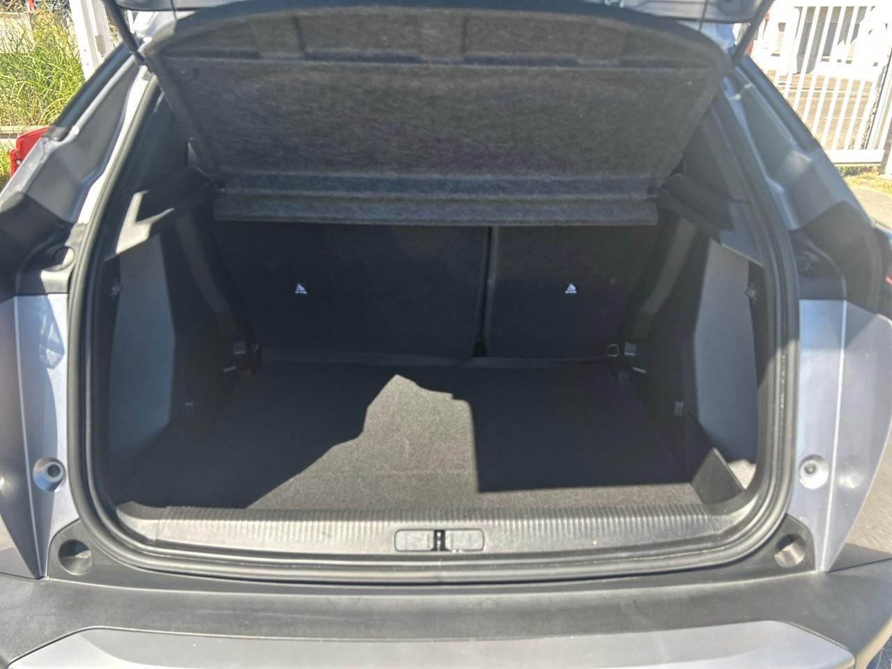 Peugeot 2008 e-2008 156ch 54 kwh allure — photo 6