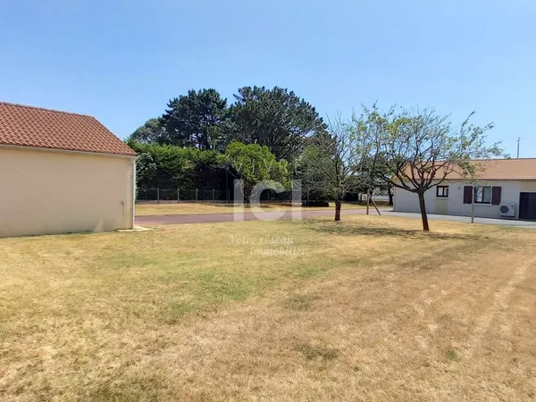 Terrain 605 m²