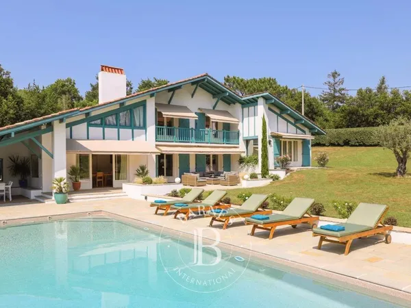 Vends maison - 310 m²