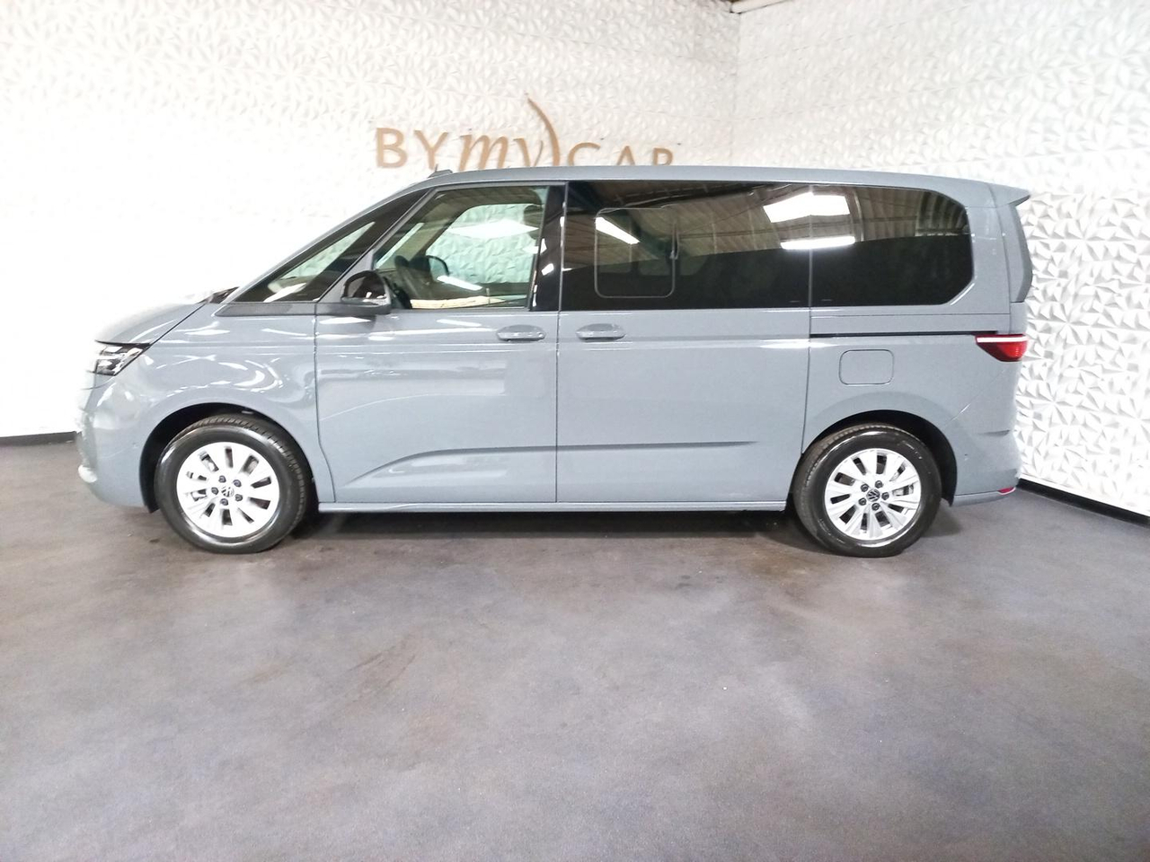 Volkswagen Utilitaires Multivan Court 1.5 eHybrid 245 4Motion DSG6 — photo 2