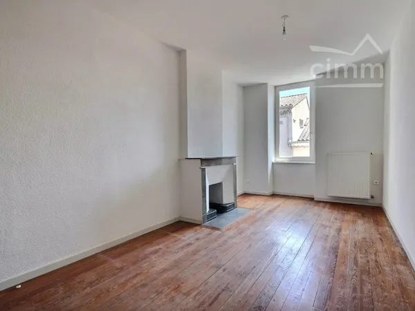 APPARTEMENT F3 avec GRENIER