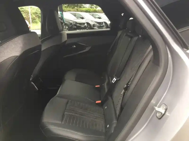 Peugeot 3008 plug-in hybrid 195 e-dcs7 — photo 12
