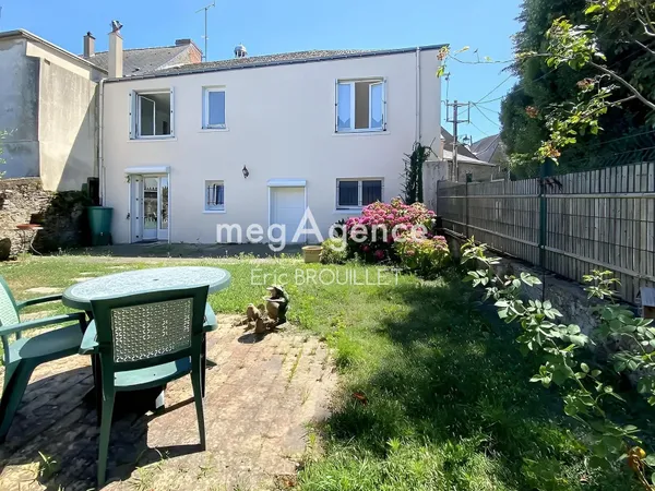 Maison de bourg avec jardin, 3 grandes chambres