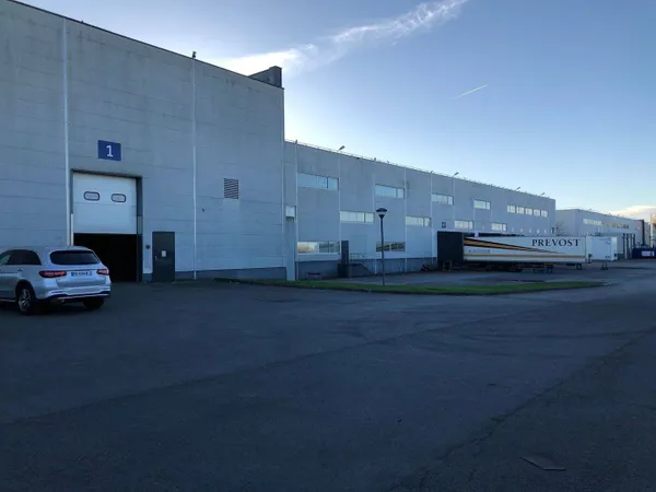 Entrepôt 10200 m²