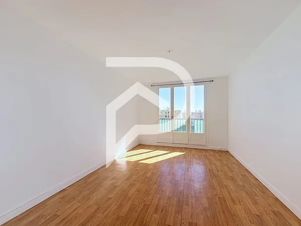 Appartement 2 chambres de 56,14 m², 5€ étage avec ascenseur et cave,