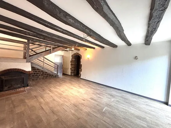 Maison rénovée 142 ,14 m² ? 3 chambres ? terrain 1 888 m² ? Chouzelot