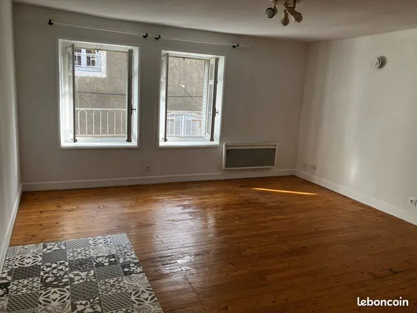 F2, 45m2, lumineux, centre-ville, 2eme et dernier étage