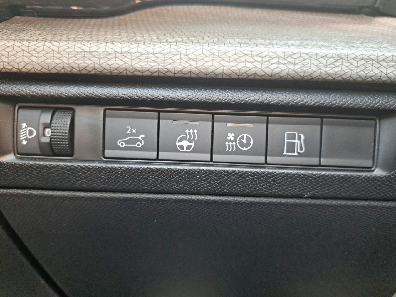 Citroën C5 X hybride rechargeable 225 s&s e-eat8 shine pack — photo 24