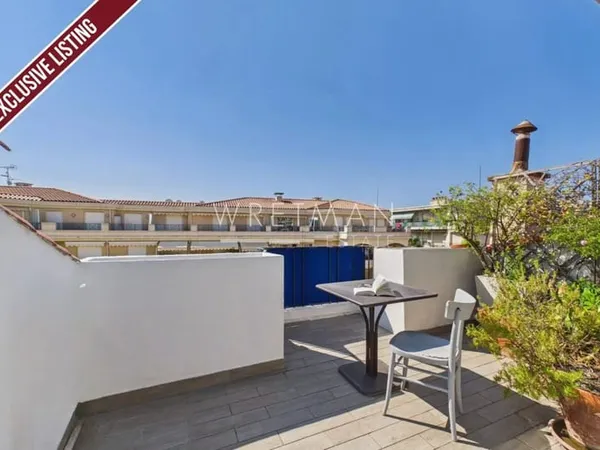 Appartement loft en dernier étage avec terrasse, aperçu mer - Menton Centre