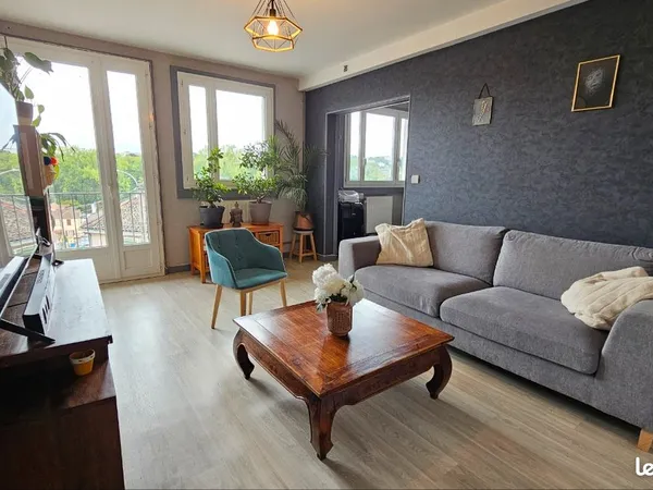 Appartement T4 traversant 68 m² avec garage fermé et cave