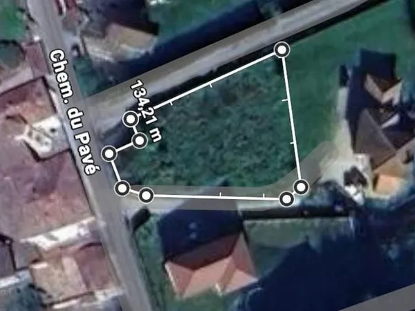 Terrain 900 m²