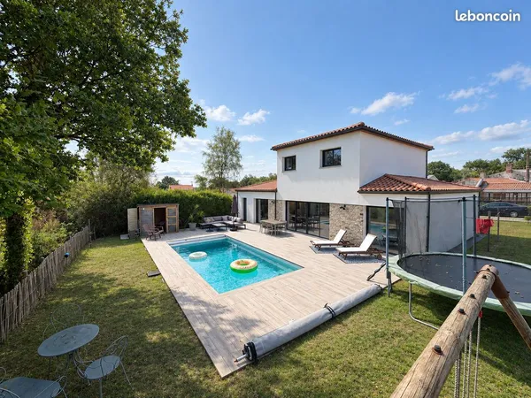 Maison 6 pièces 136 m2 avec piscine + garage