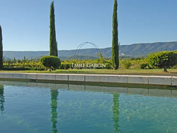 A vendre - Mas rénové face au Luberon