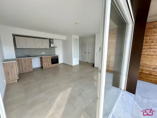 F2 DANS RESIDENCE NEUVE