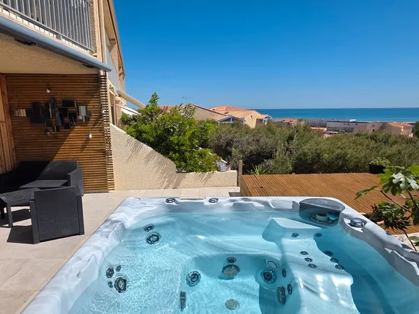 Maison vue mer avec jacuzzi privé et piscine dans la résidence