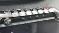 Peugeot 3008 HYBRID4 300ch Allure Pack e-EAT8 — photo 15