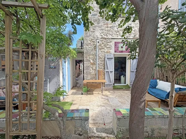 Maison de Ville Atypique, 10 min centre a pied