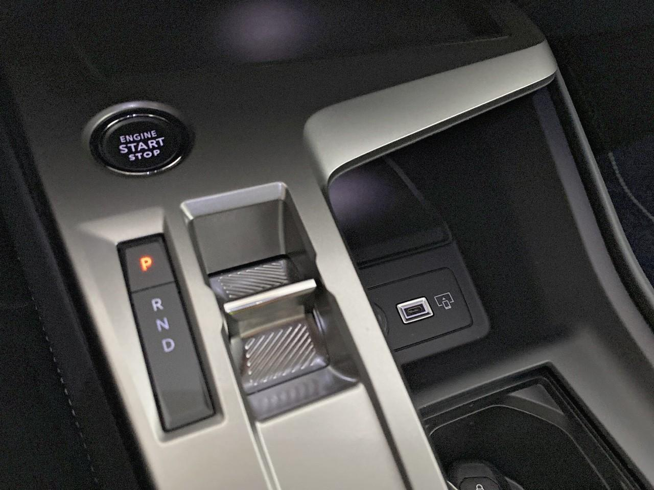 Peugeot 408 electrique 58 kwh 210 ch gt — photo 15