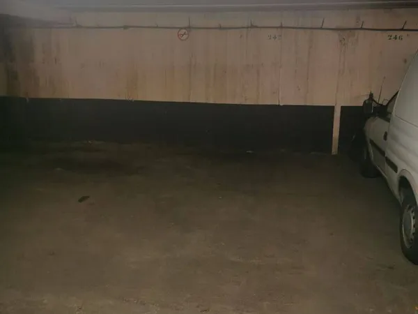 Parking 13 m²
