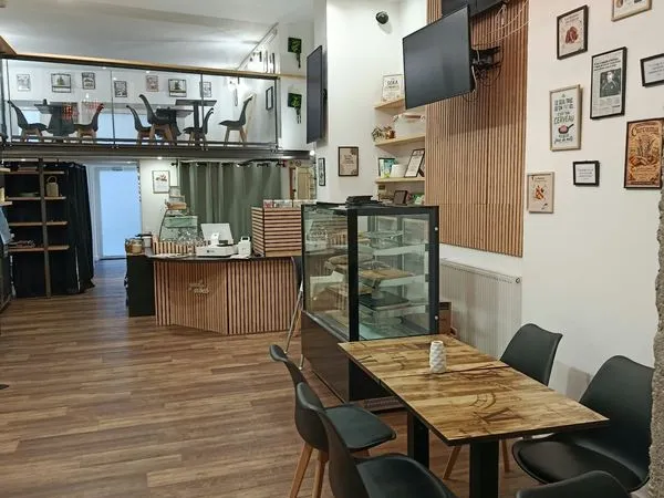 Fonds de commerce restaurant 90 m² - 51 places - Loyer 900 euros