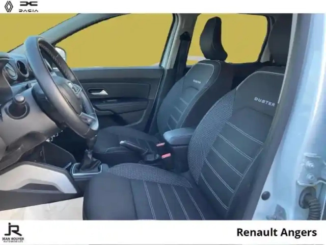 Dacia Duster 1.5 blue dci 115ch prestige + 4x2 — photo 3