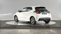 Toyota Yaris 116h Design 5p MY21 — photo 8