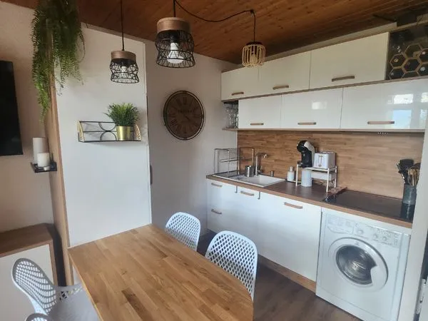 T2 entièrement rénové avec jardin privatif et garage