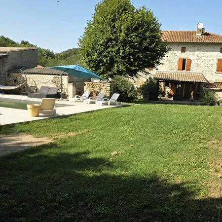 Corps de ferme rénové - 170 m² - 5 chambres - Parc de 2,5 ha