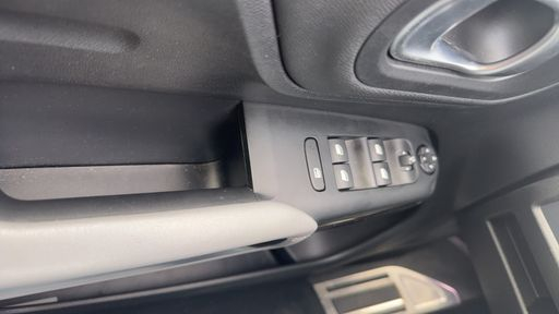 Citroen C5 Aircross 1.6 THP PureTech 224 Plug in Hybrid e-EAT8 - E-Series – 2024 – 27614 km – Hybride rechargeable – Boîte Automatique — photo 7