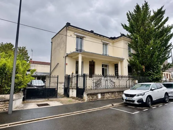 Local commercial 600 m²
