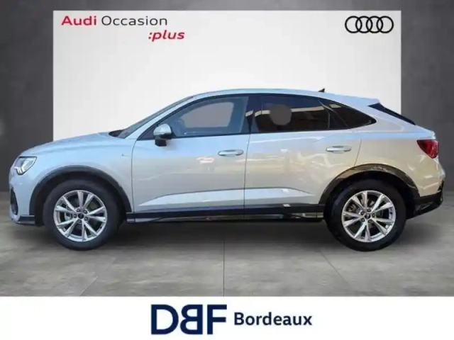Audi Q3 35 tfsi 150 ch s tronic 7 s line — photo 2