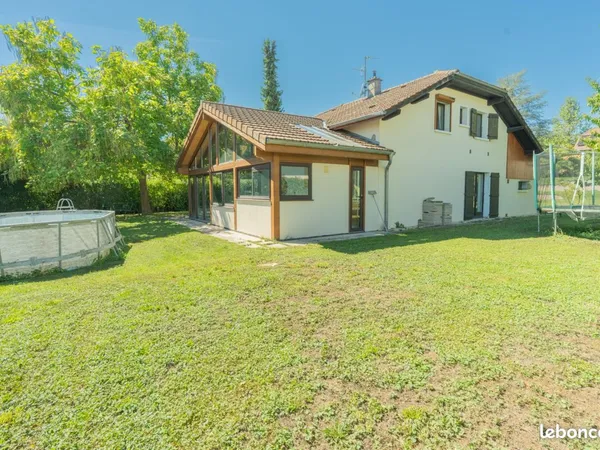 Maison de charme de 190m2 - centre de Prévessin-Moëns