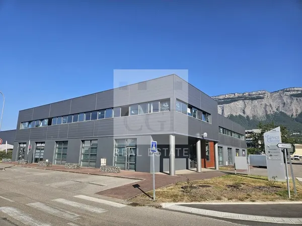 Local professionnel 209 m²