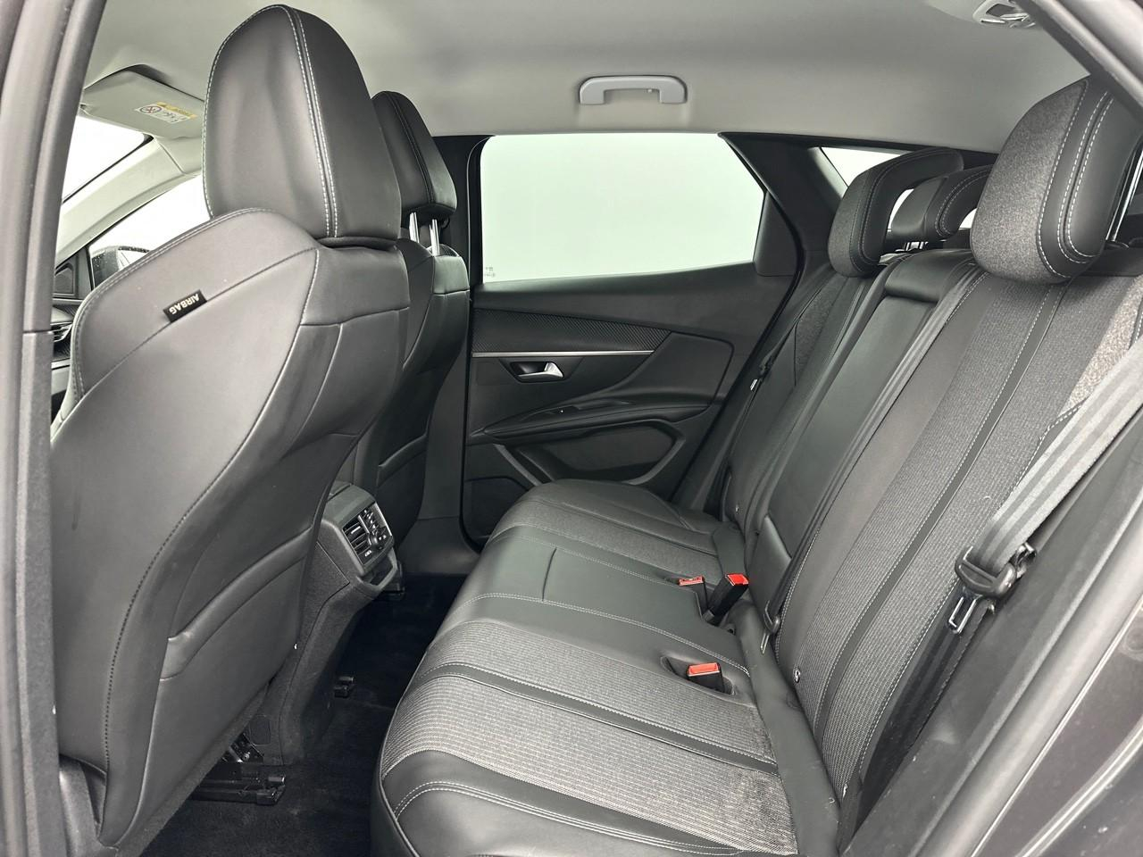 Peugeot 3008 hybrid 225 e-eat8 allure — photo 12