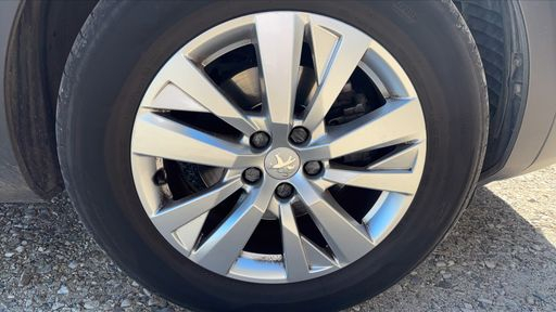 Peugeot 3008 1.5 BlueHDi 130 EAT8 - Active Business – 2019 – 150923 km – Diesel – Boîte Automatique — photo 12