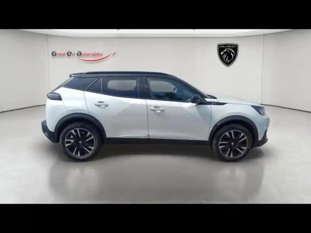 Peugeot 2008 1.5 bluehdi 130ch s&amp;s gt pack eat8 125g — photo 7