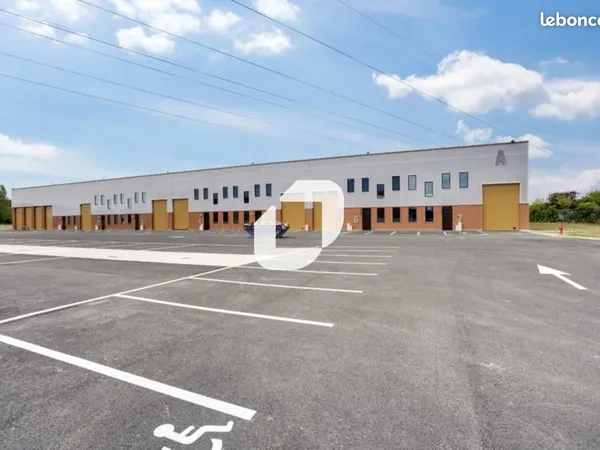 Local logistique 3 452 m²