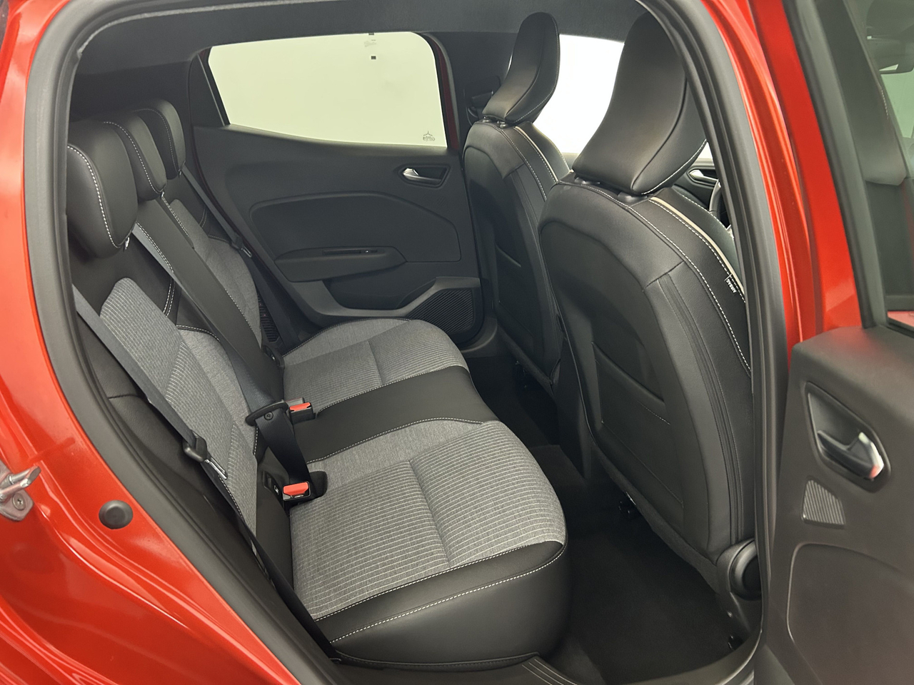 Renault Clio 5 — photo 16