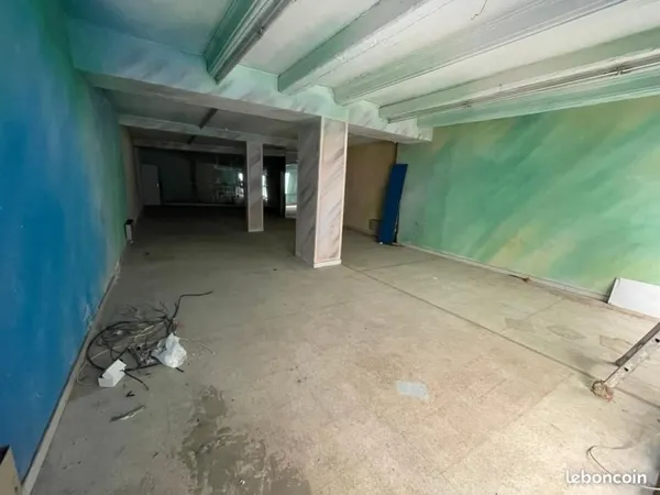 Local commercial 121 m²