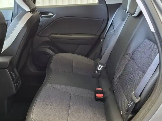 Renault Captur e-tech plug-in 160 - 21 — photo 29