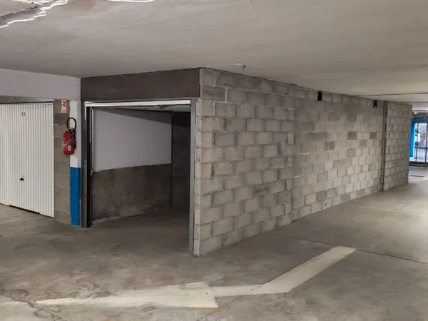 Garage / Box 13,5 m² - Secteur Bergson Saint-Étienne - Stockage / Moto / Citadine