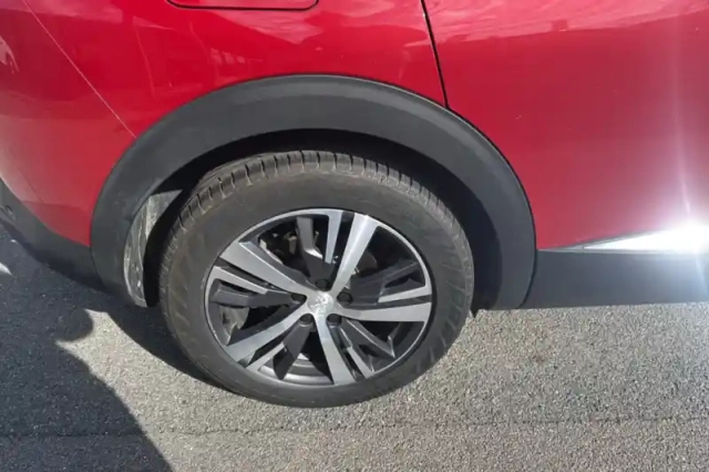 Peugeot 3008 hybrid 225 e-eat8 — photo 15