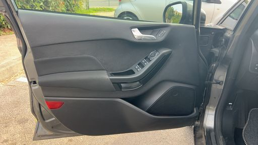 Ford Fiesta 1.0 EcoBoost 95 - Cool And Conect – 2020 – 91726 km – Essence – Boîte Manuelle — photo 18