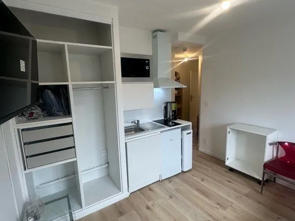 Studio meublé 850 euros