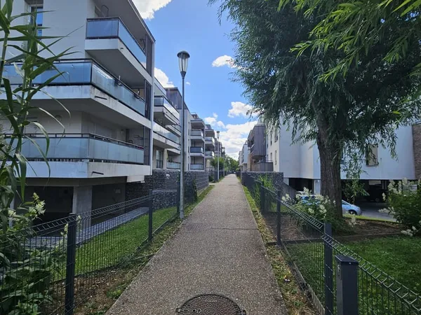 2 pièces avec balcon et parking proche gare d'Athis-Mons