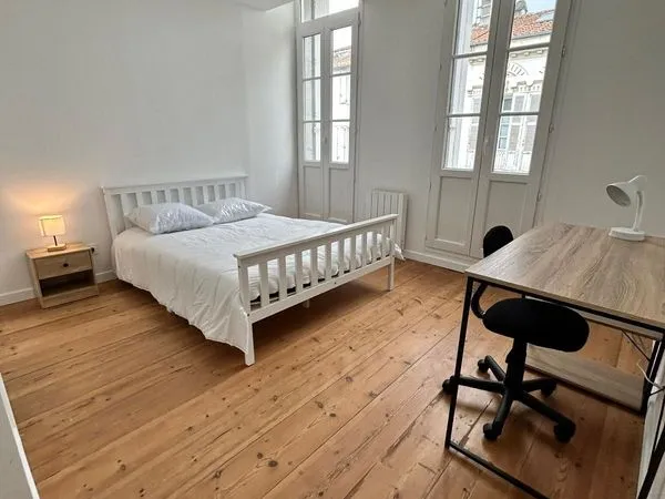 Chambres avec salle de bain privative au sein d'une colocation de standing dans l'hypercentre de Roc